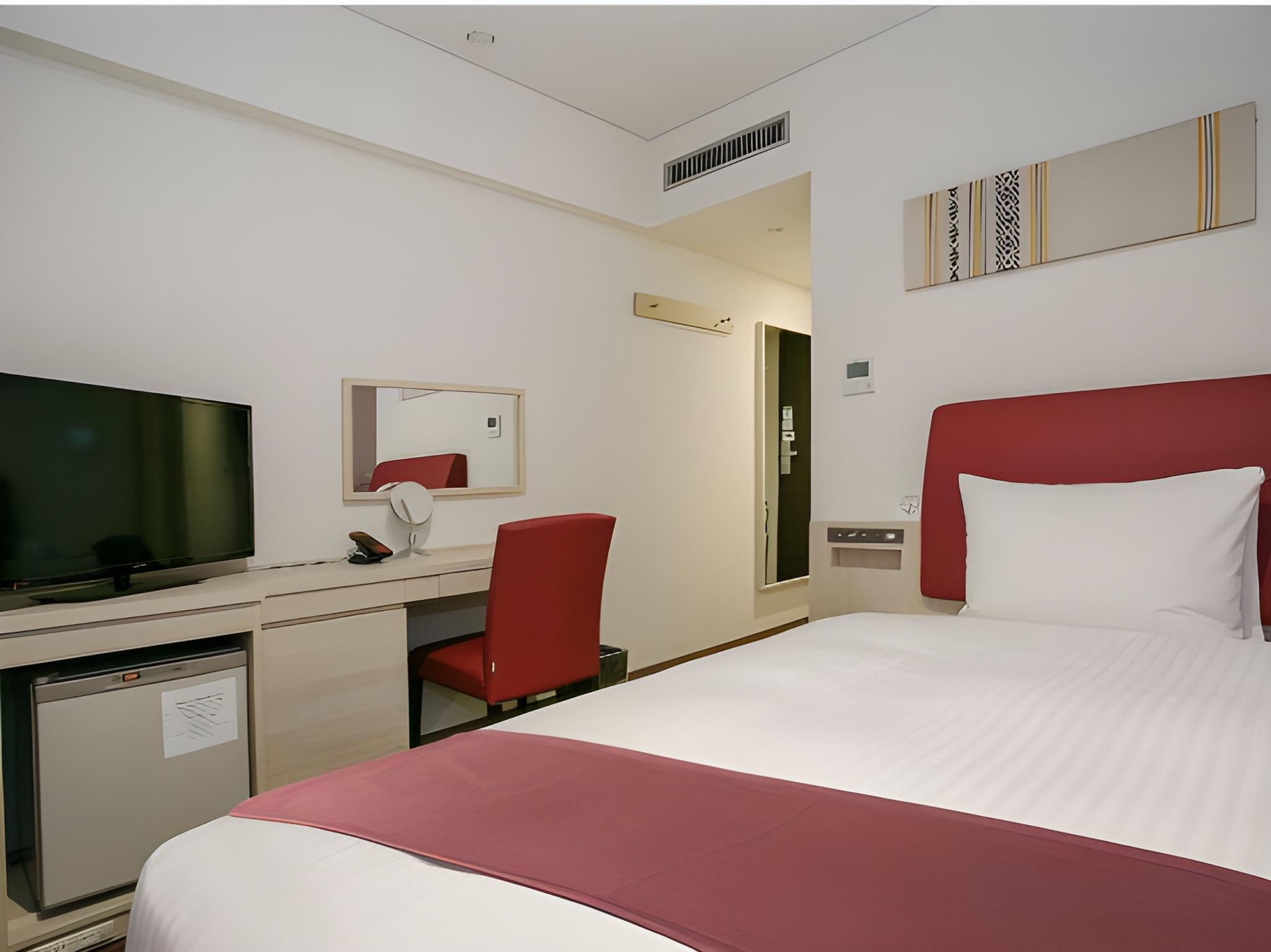 Semi Room, Red Semi Double Bed