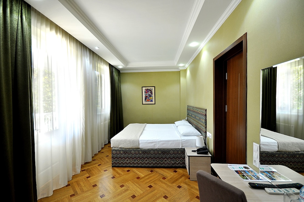SUPERIOR, DOUBLE OR TWIN BED, RIVER VIEW, BALCONY