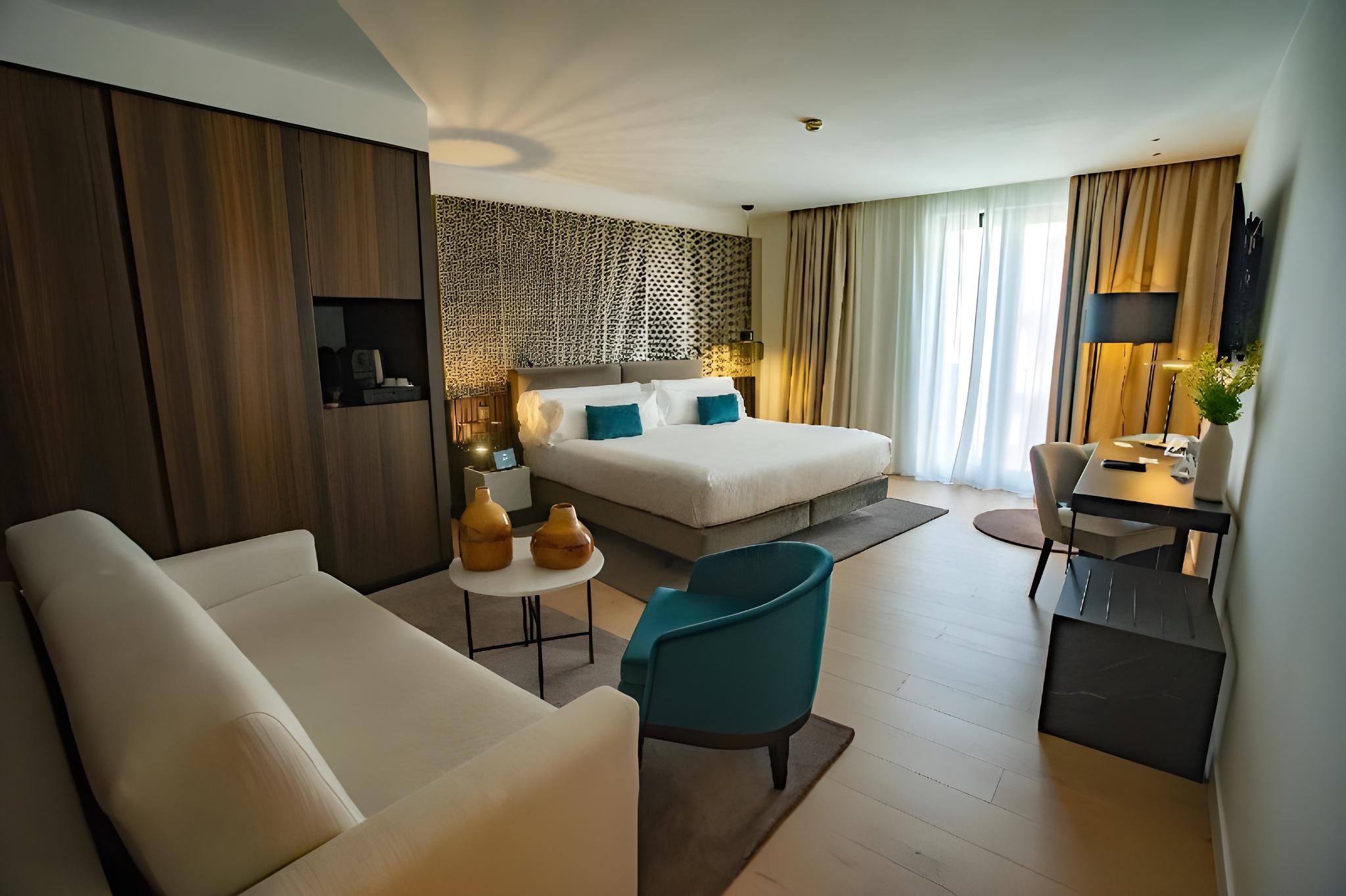 Junior Suite, King Bed