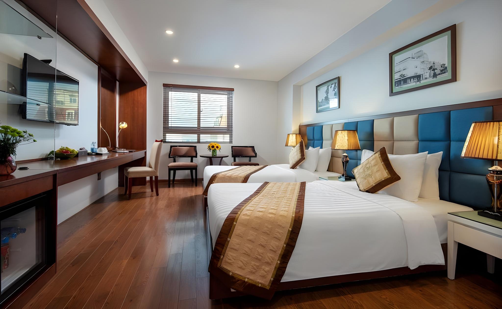 غرفة بريميير، SKYLARK HOTEL 2/2