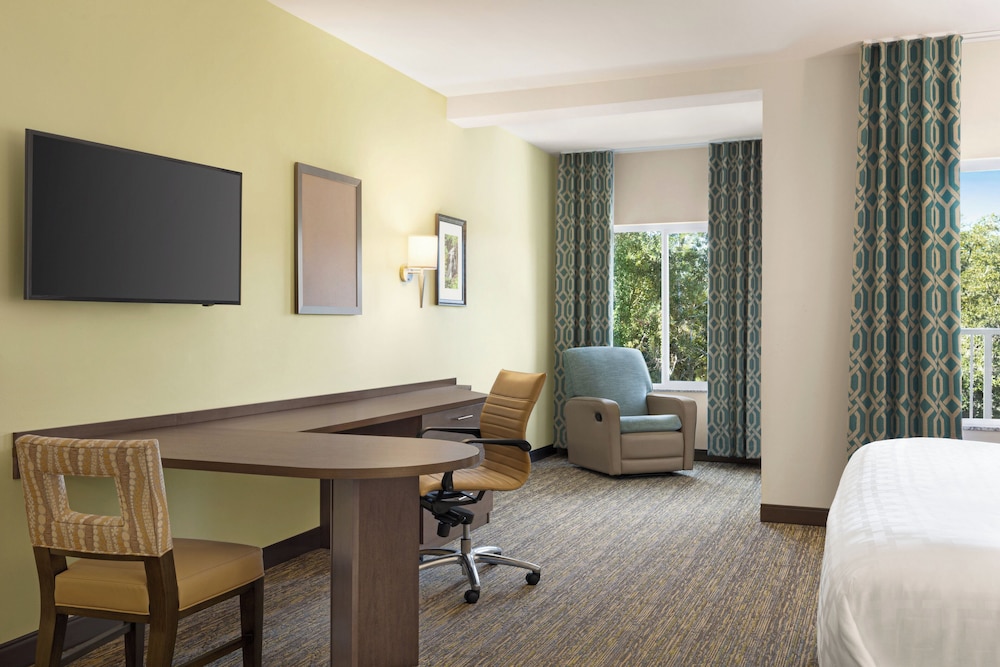 Candlewood Suites Safety Harbor 47/56