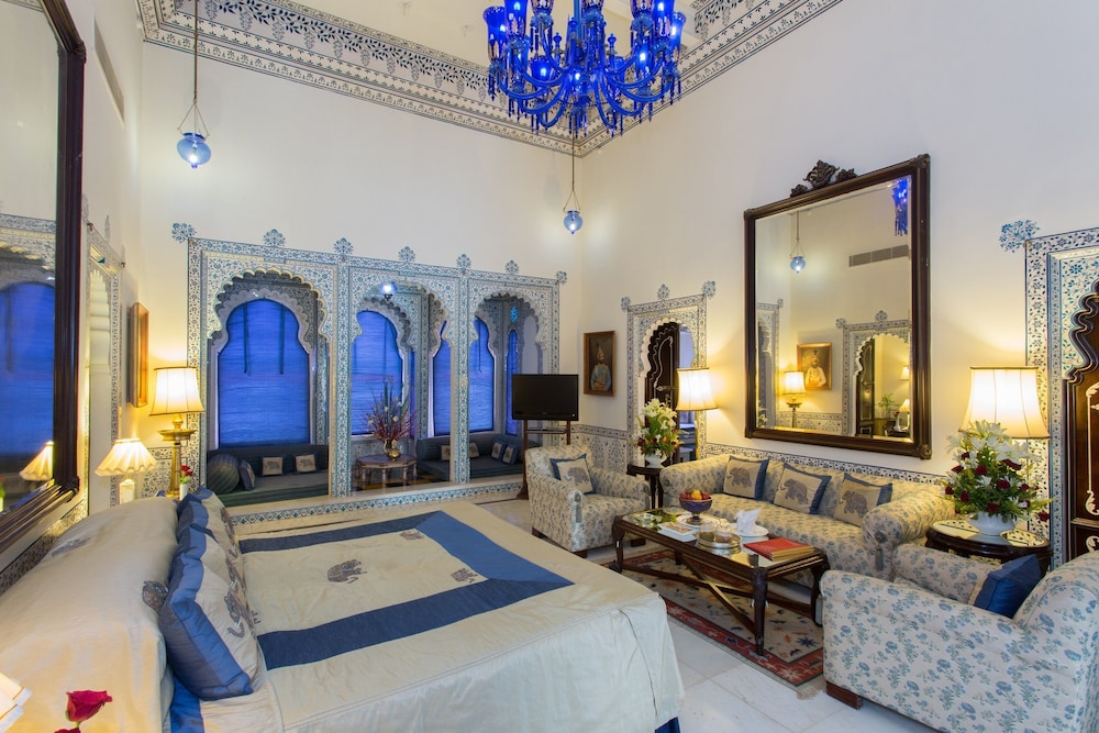 Shiv Niwas Palace 40/71