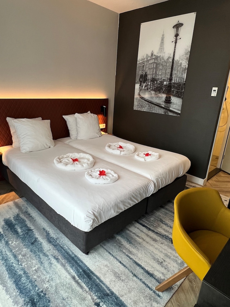 Hotel New Kit 17/59