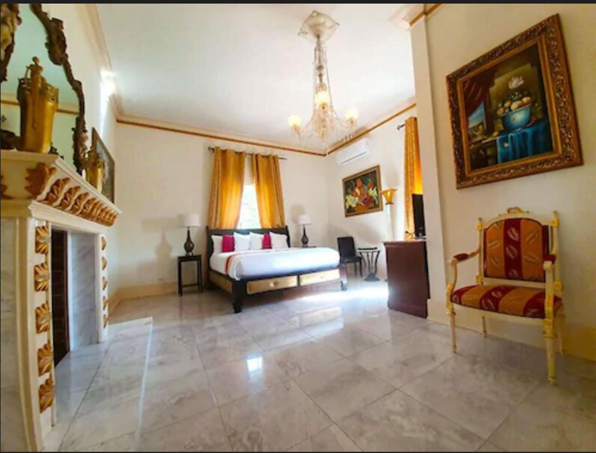 Sapphire, Luxury, Partial Ocean View