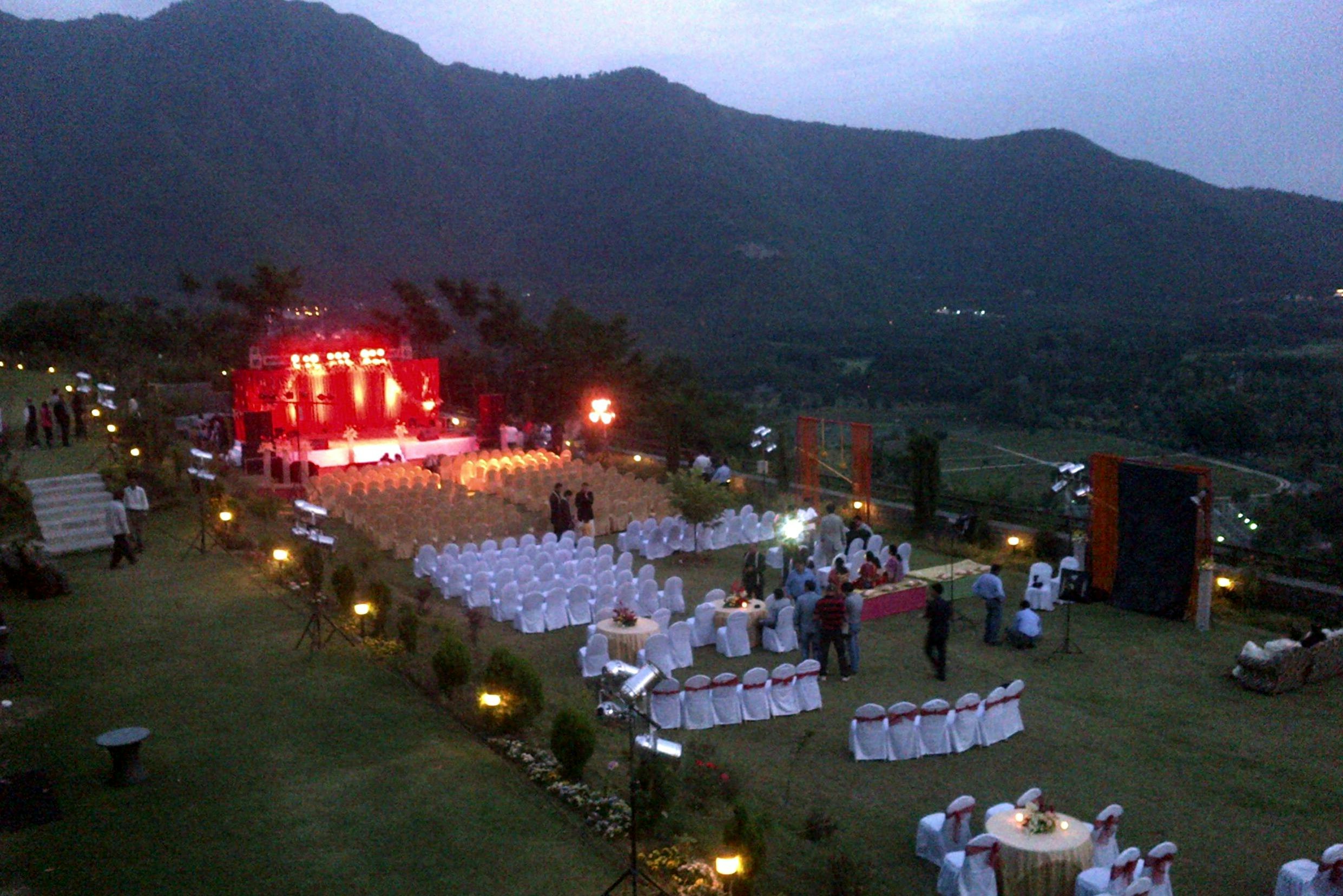 Taj Dal View Srinagar 5/50