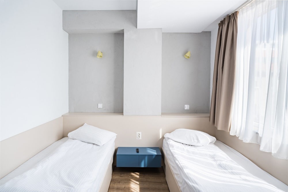 STANDARD, TWIN BEDS