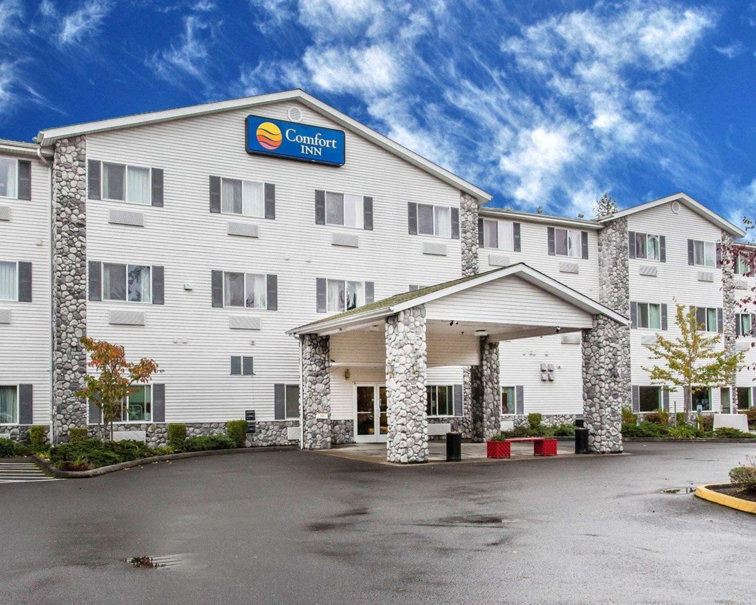 Holiday Inn Express & Suites Tumwater - Olympia By IHG image