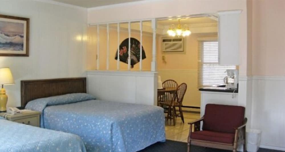 Hyland Motor Inn 7/63