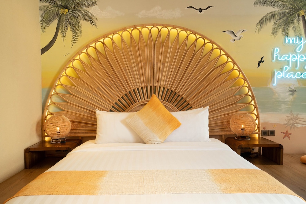 SUITE, KING BED