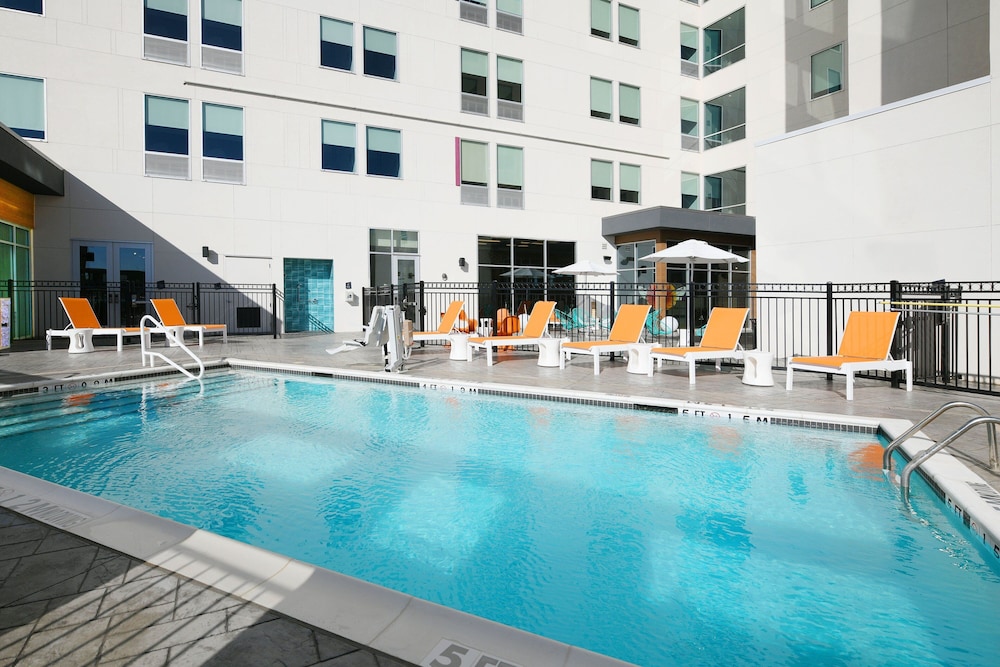 Aloft Dallas Euless 1/44