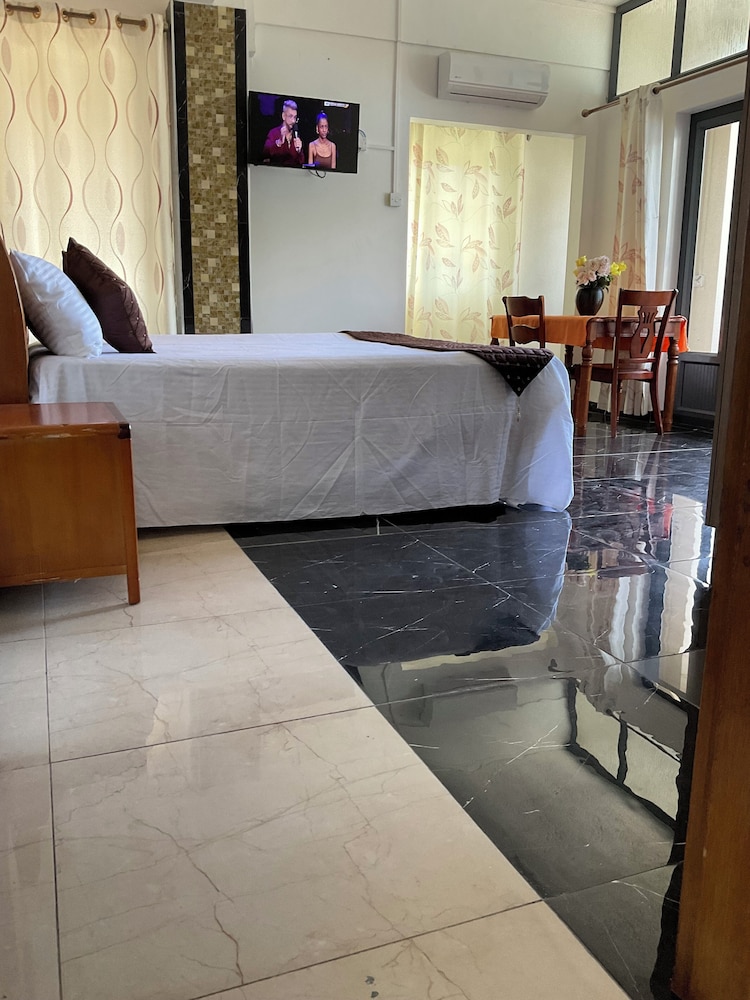 Mahe Holiday Resort 28/49