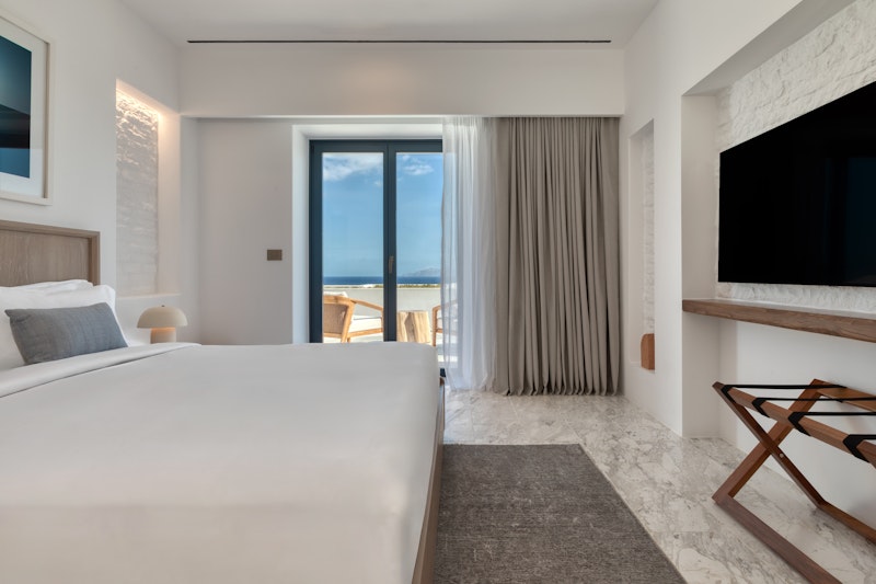 Sandblu Santorini, LXR Hotels & Resorts 4/37