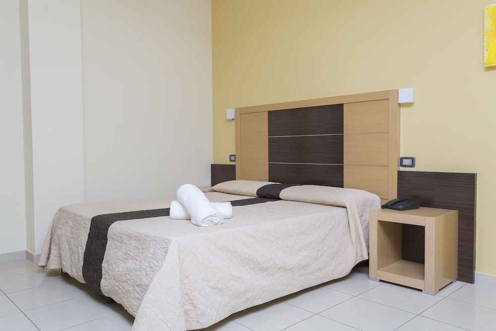 Tichos Greenblu Hotel 22/63
