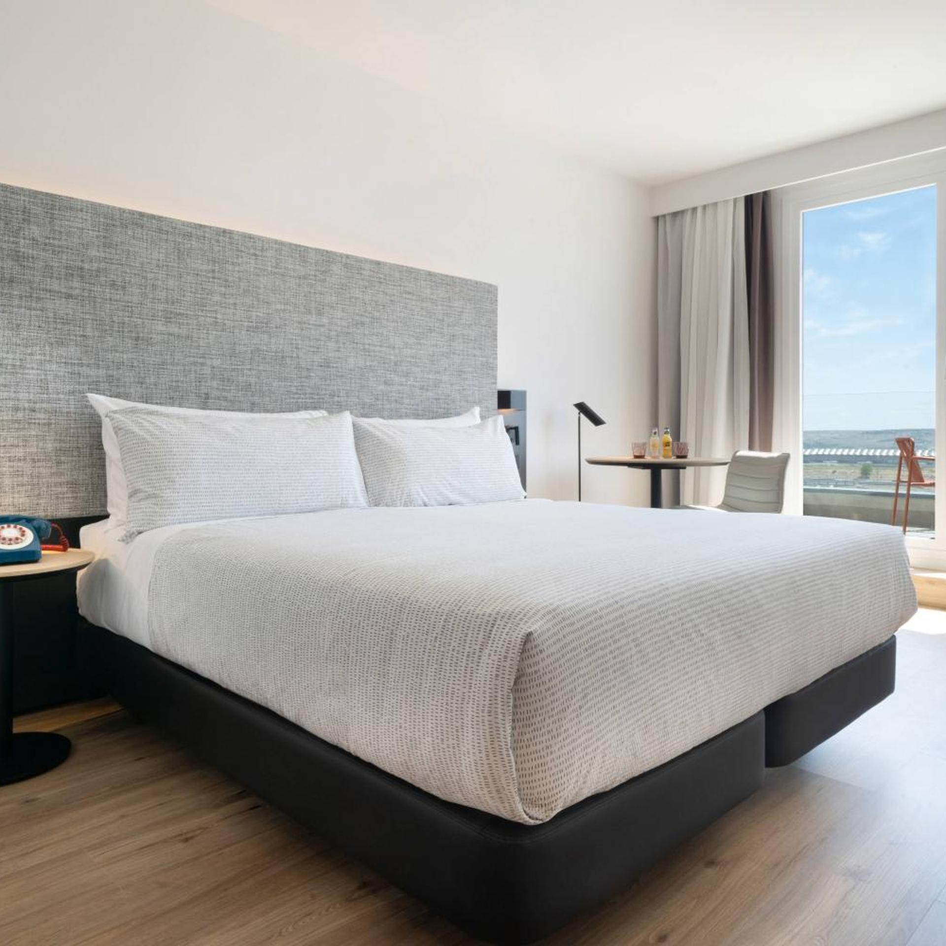 Innside, King Bed, Terrace