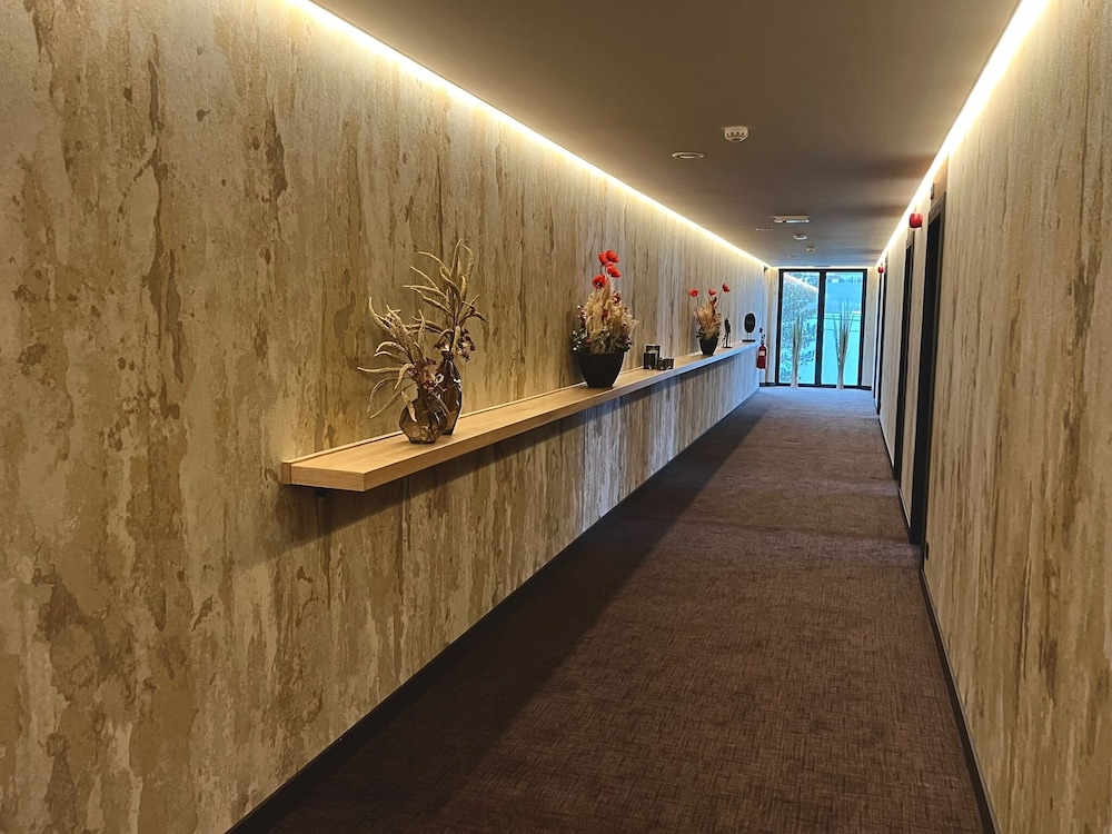 Hotel Le 830 9/49