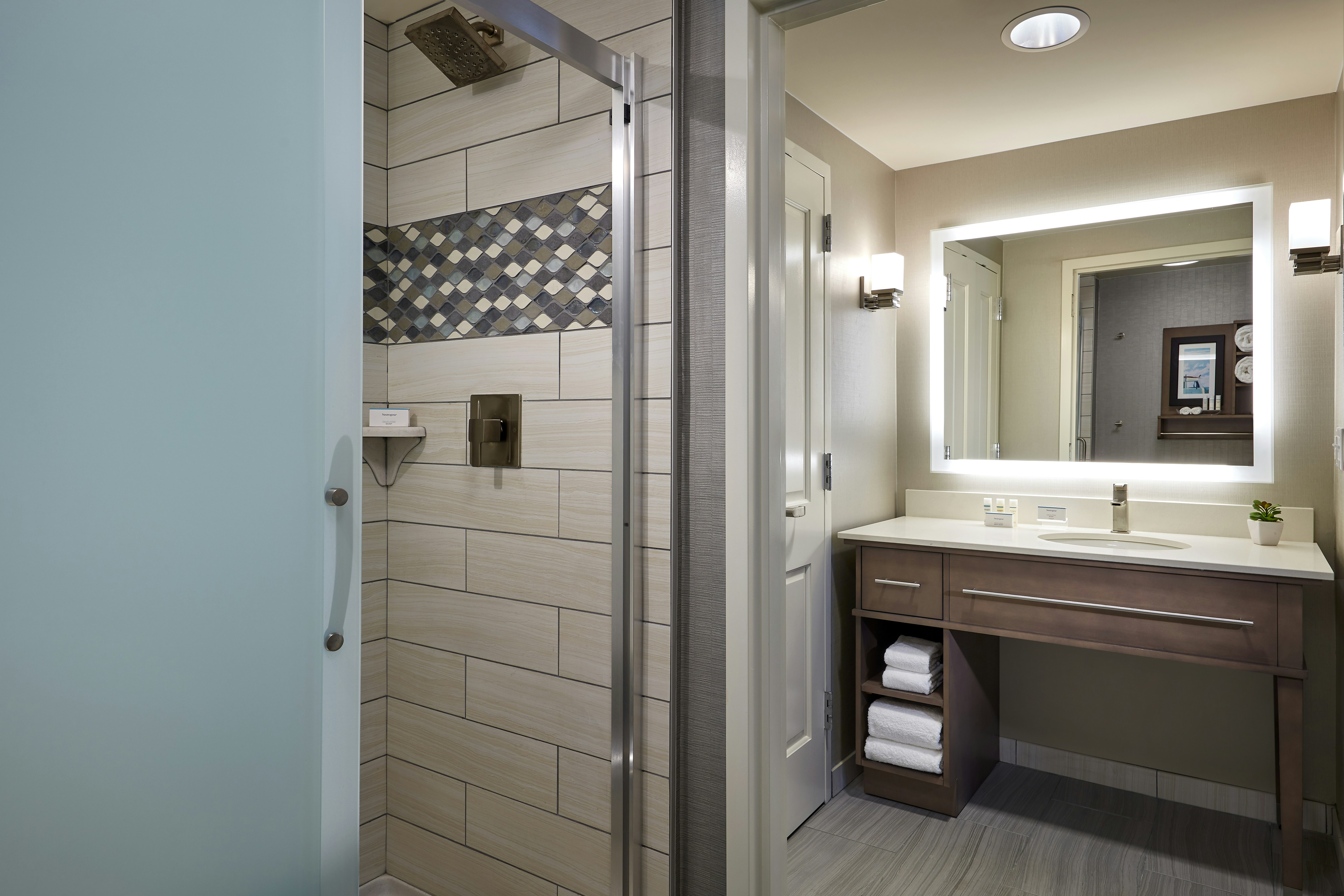 جناح بسرير كينج بغرفة نوم واحدة لذوي الإعاقة، Homewood Suites by Hilton Los Angeles Redondo Beach 3/4