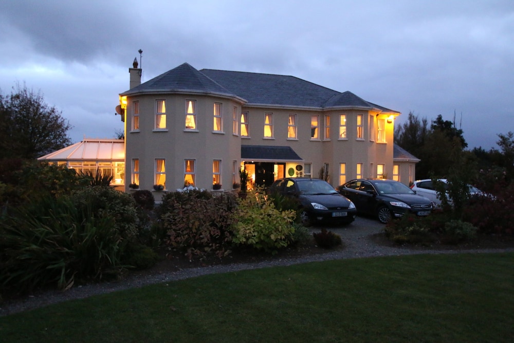 Brook Manor Lodge 1/32