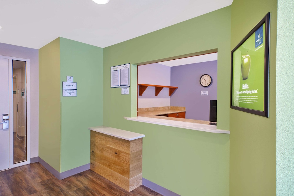 WoodSpring Suites St. Louis St. Charles 2/37