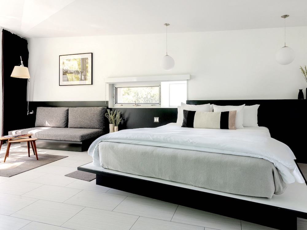 Frame Hotel - Treehouse (formerly Kimber Modern) 14/46