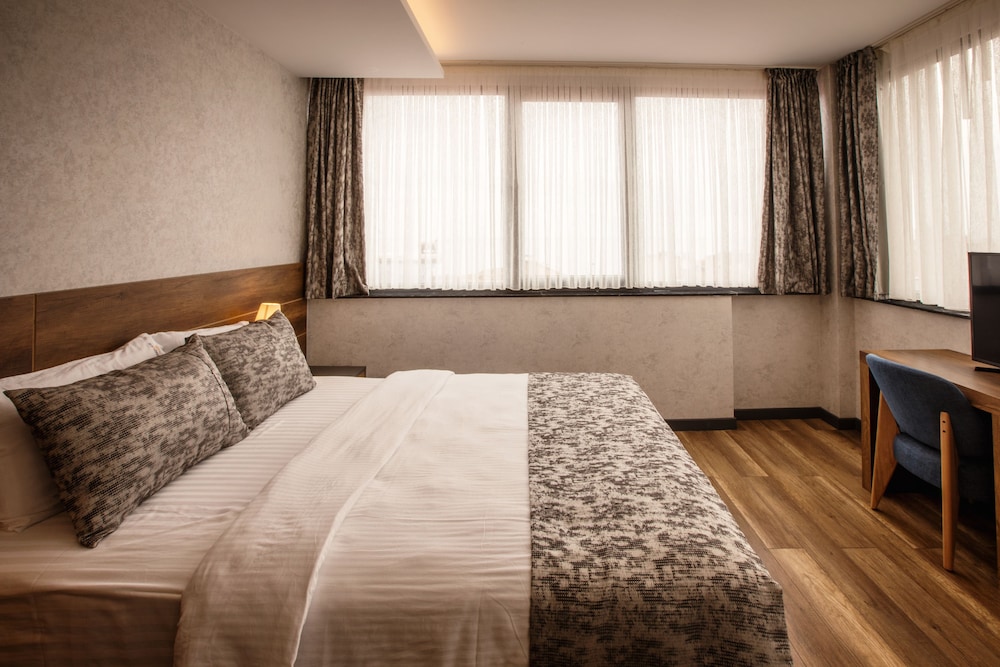 Life Point Hotel 24/67