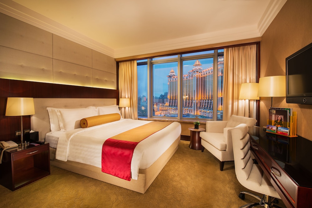 Broadway Macau 16/50