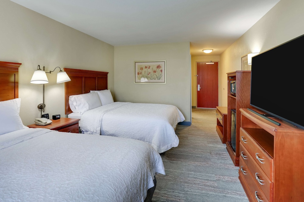 Hampton Inn & Suites St. Louis-Edwardsville 22/69
