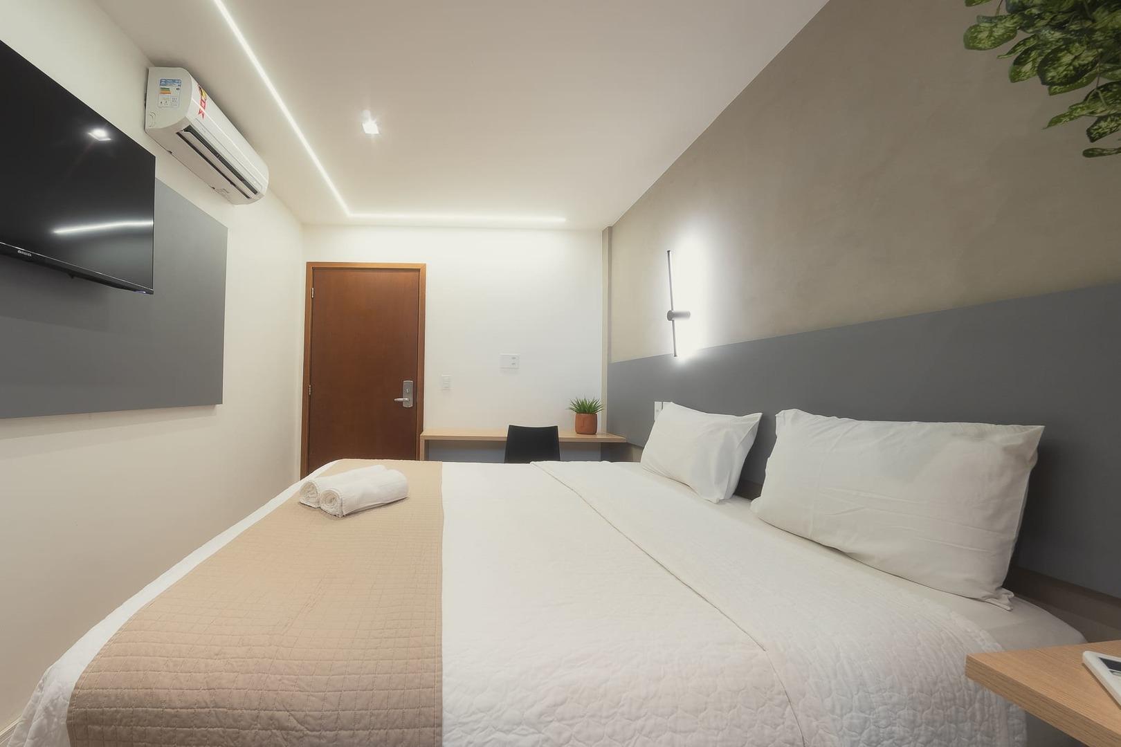 Suite, Apartment