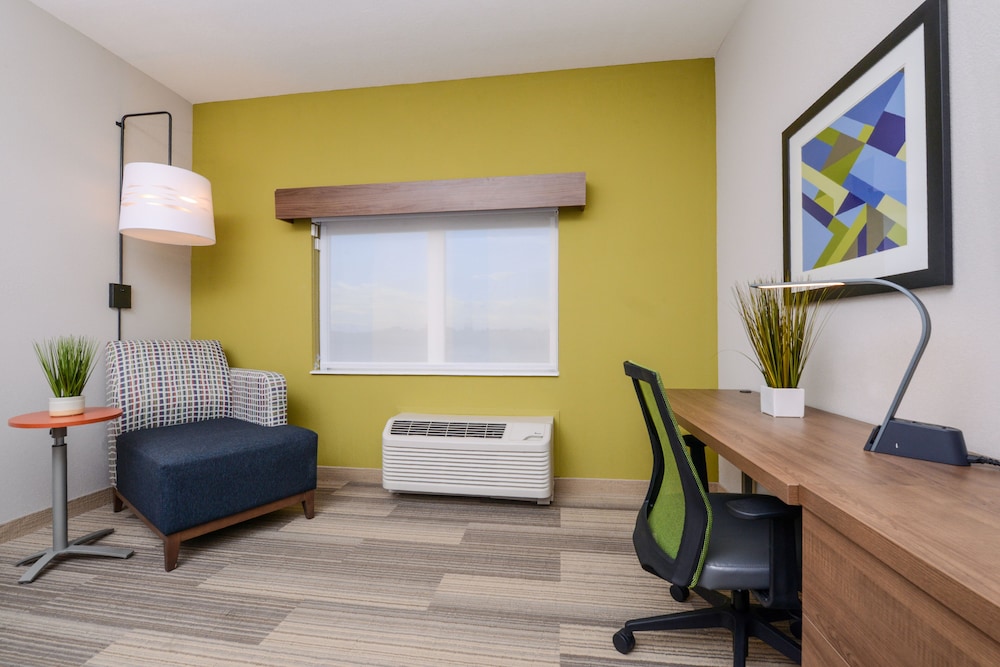 Holiday Inn Express And Suites Wildwood The Villages 56/75