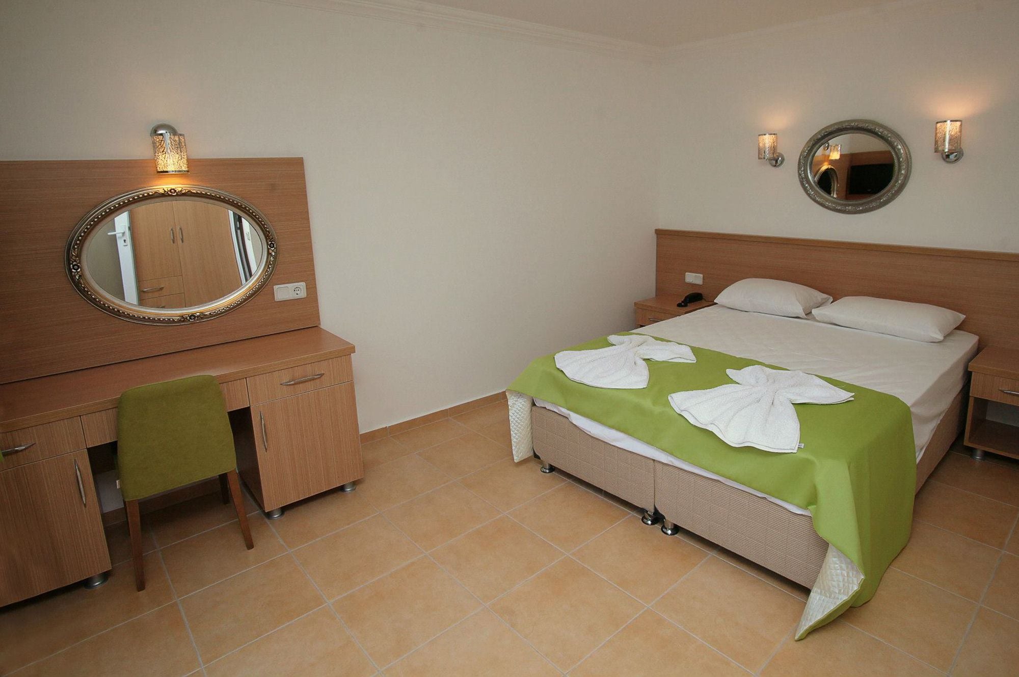 STANDARD, DOUBLE OR TWIN BED