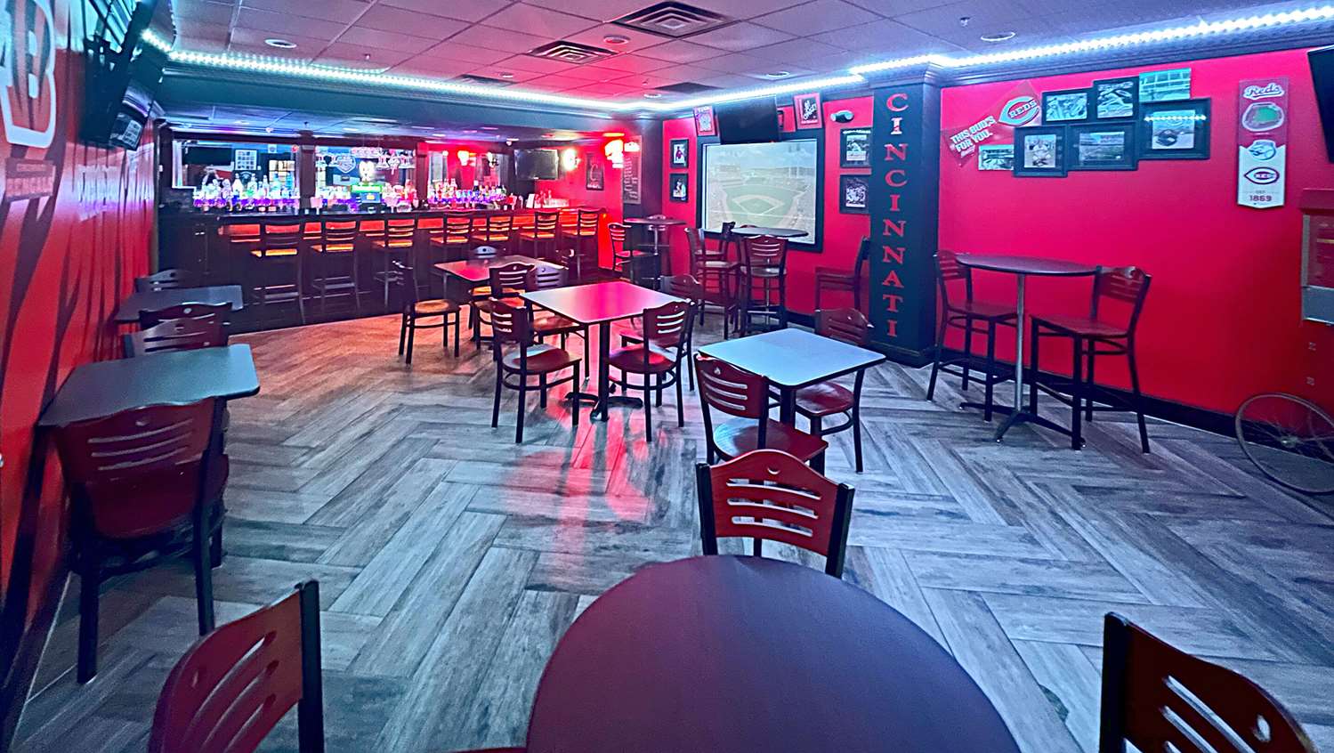 Quality Inn & Suites Cincinnati Downtown Area 24/32