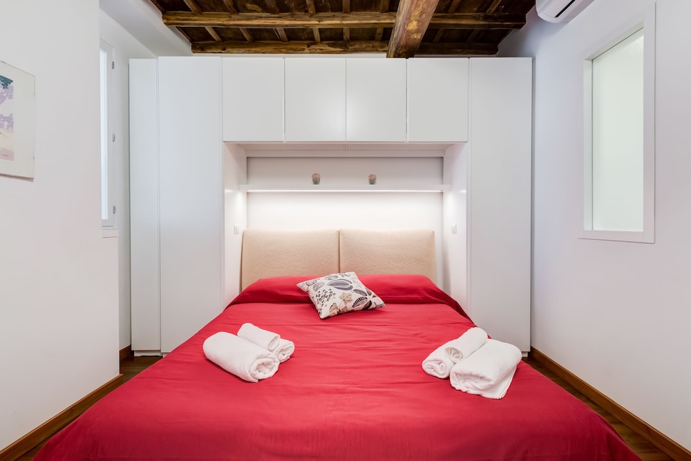 Piazza Navona-Coronari House 7/24