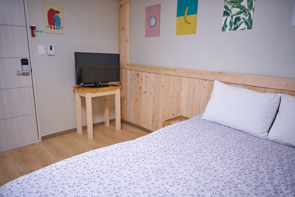 R Guesthouse 50/74