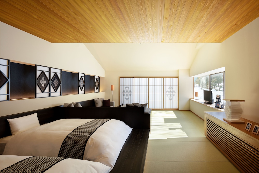 Hoshino Resorts Kai Tsugaru 20/70