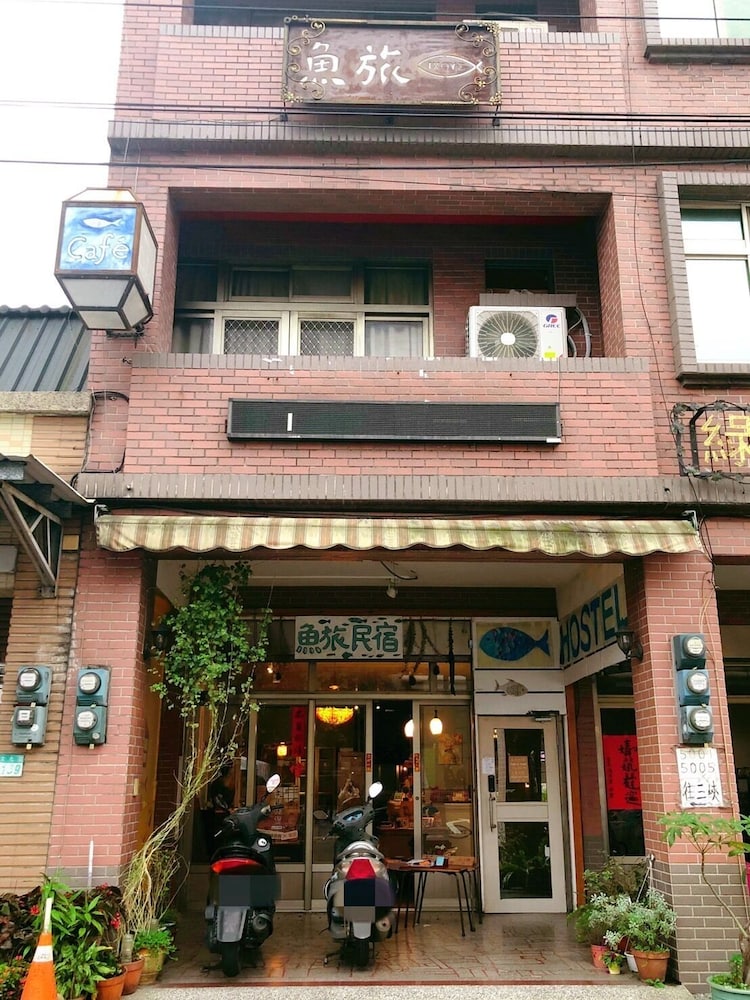 Fish Hostel 1/50