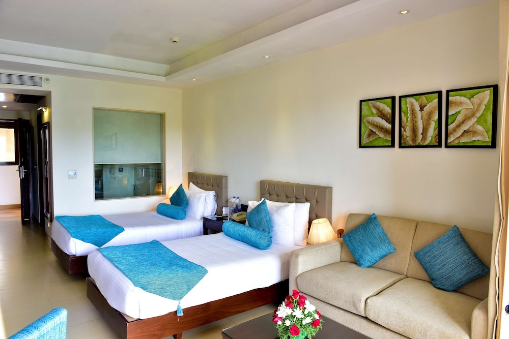 Golden Tulip Candolim Goa 45/77