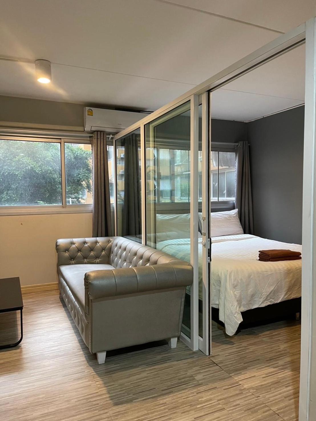 Deluxe At Popular Condo 20/34