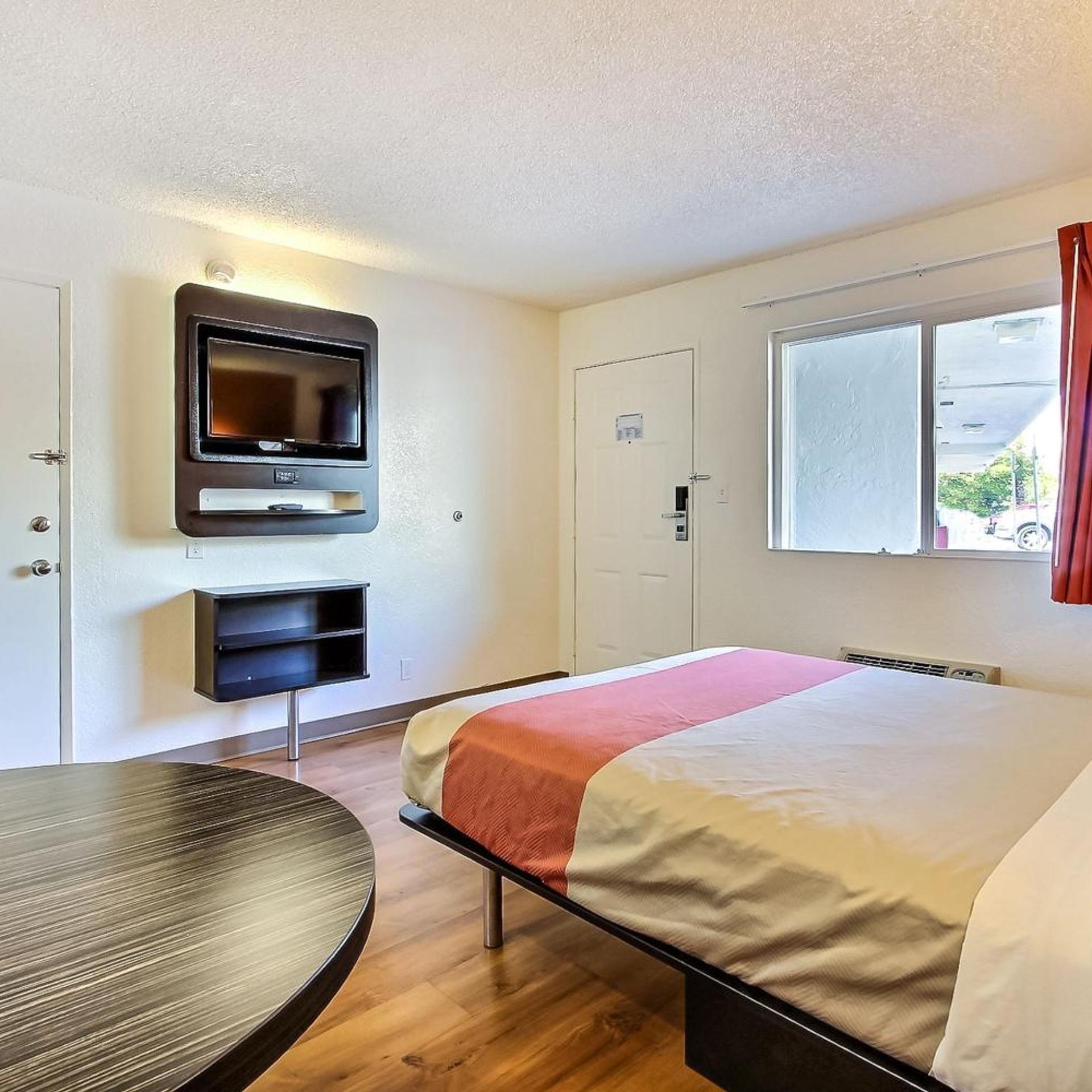 Suite, Queen Bed