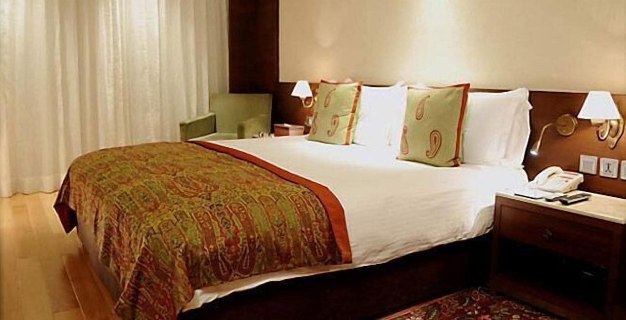 2 Bedrooms, Palace, Premium, Cottage, 2 King Beds، The Lalit Grand Palace 4/4