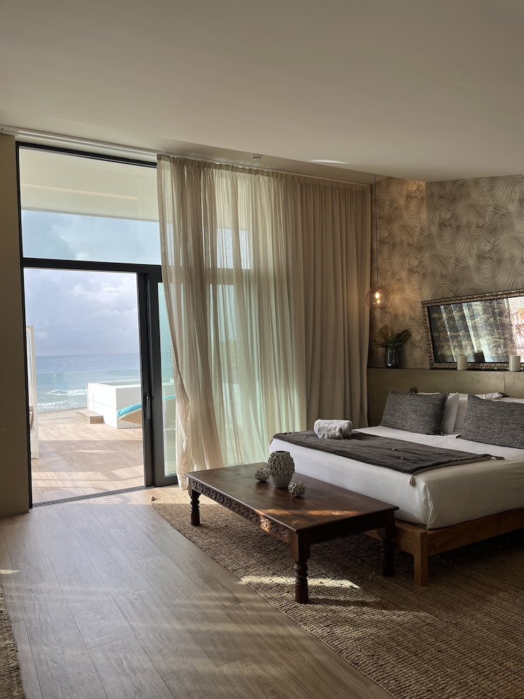 Hotel Tropical Gava Mar 11/50