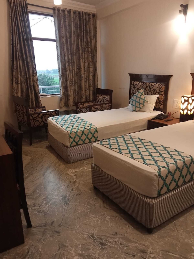 Hotel Taj Darbar 17/45
