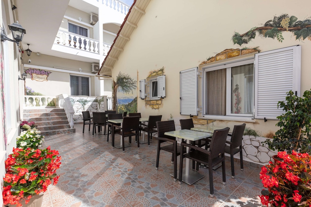 Bella Vista hotel & studios Corfu 51/72