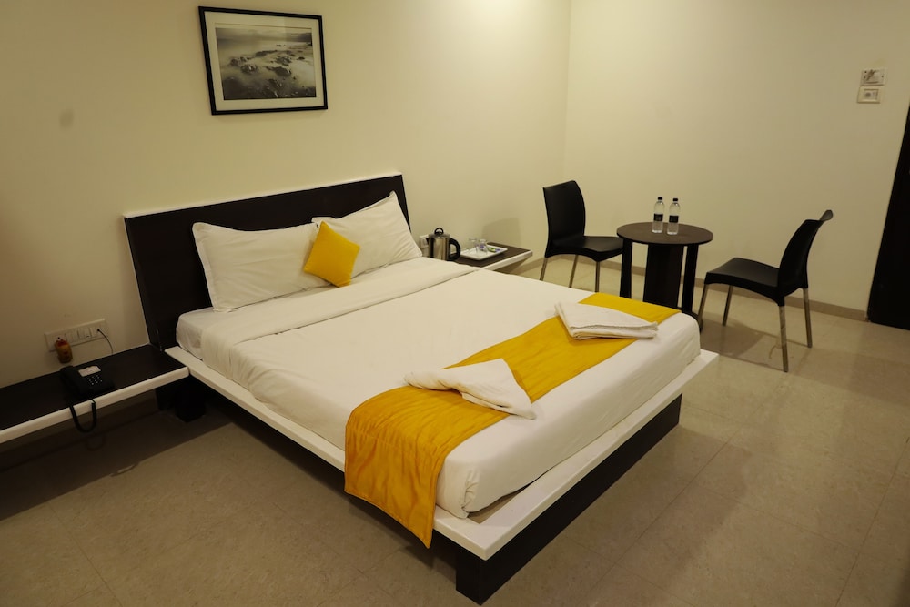 Hotel Sai Bansi 24/36