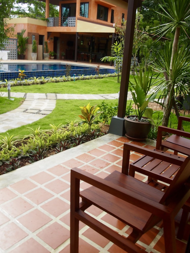 At Bangsak Resort 15/32