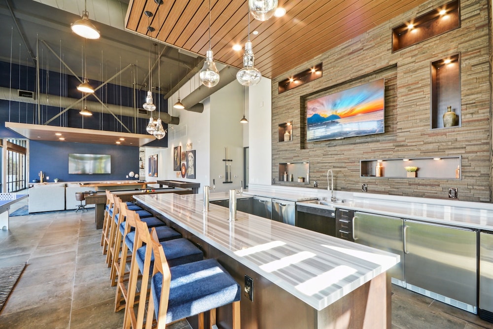 Global Luxury Suites in Menlo Park 35/50