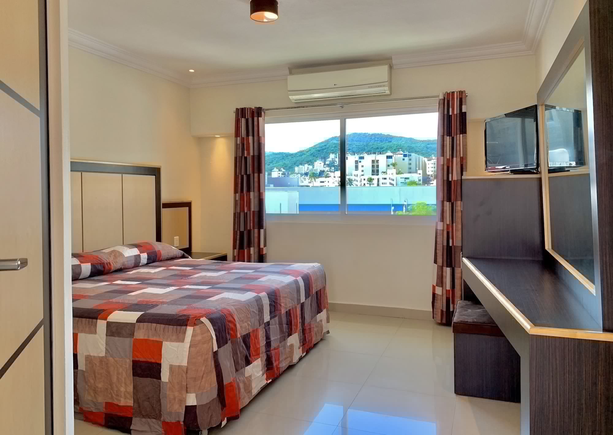 STANDARD, KING BED