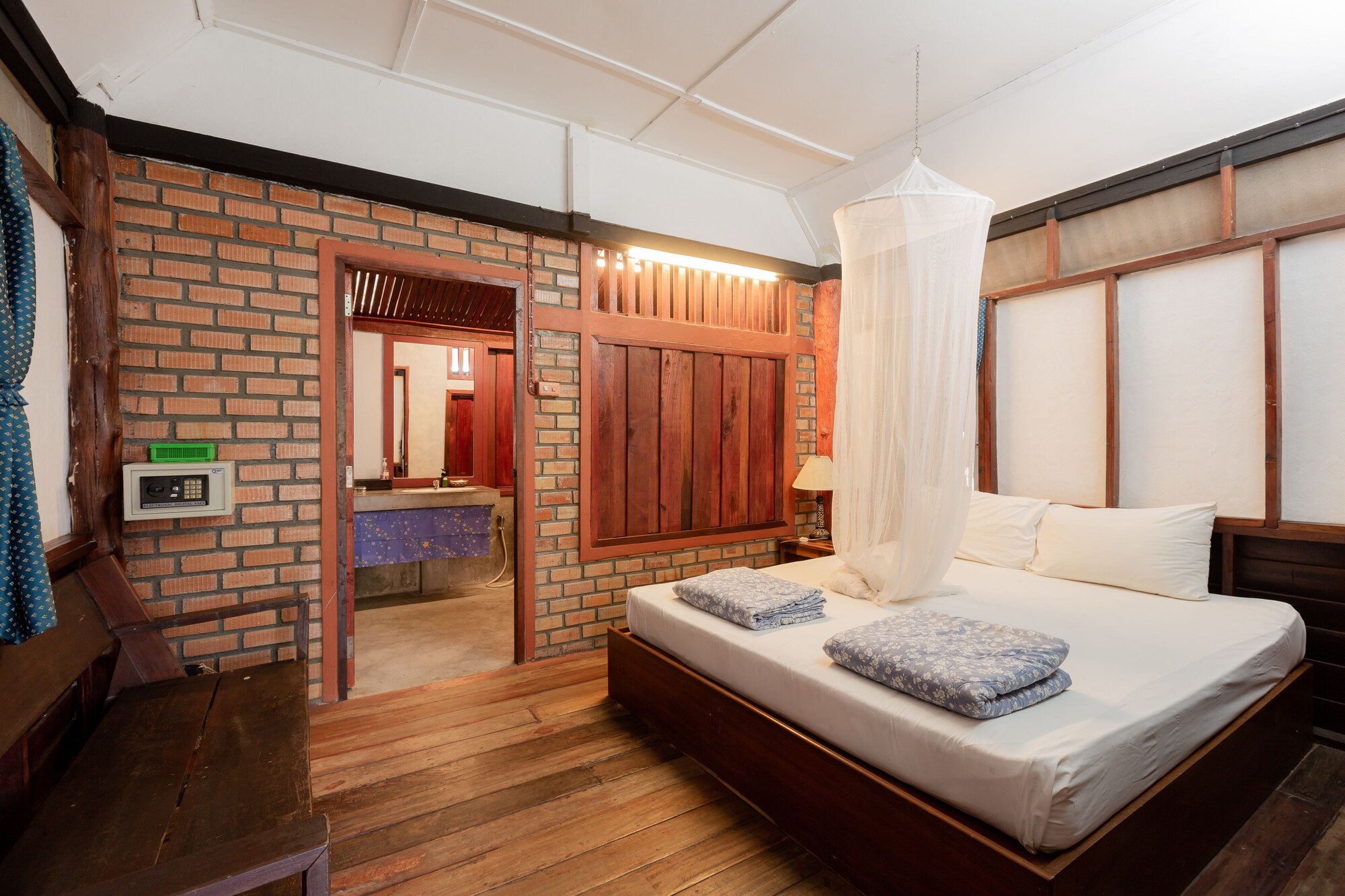 Bungalow, Double Bed, with Fan