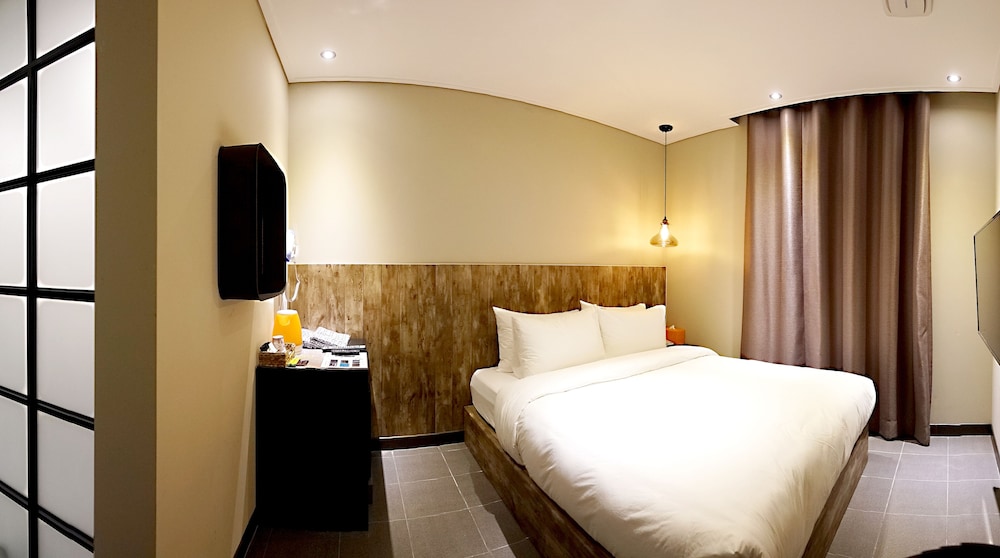 Shinchon Touch Hotel 10/24