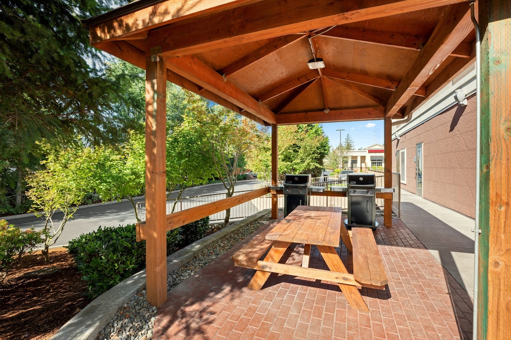 Holiday Inn Express Hotel Suites A Marysville 40/71