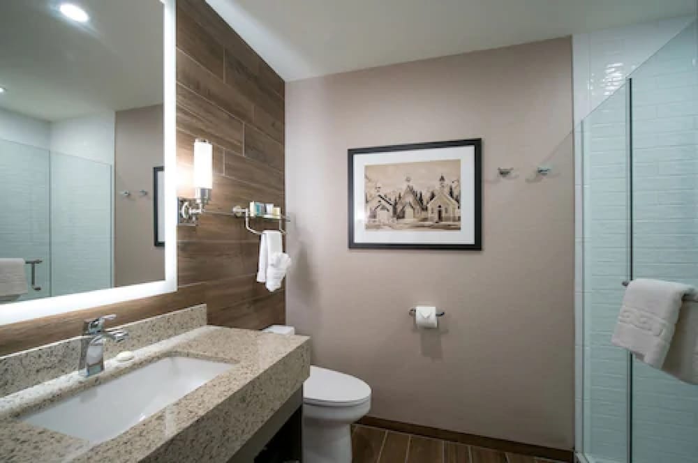 The Malcolm Hotel Canmore 42/46