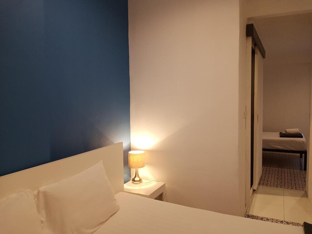Chino Town Gallery Hostel 55/58